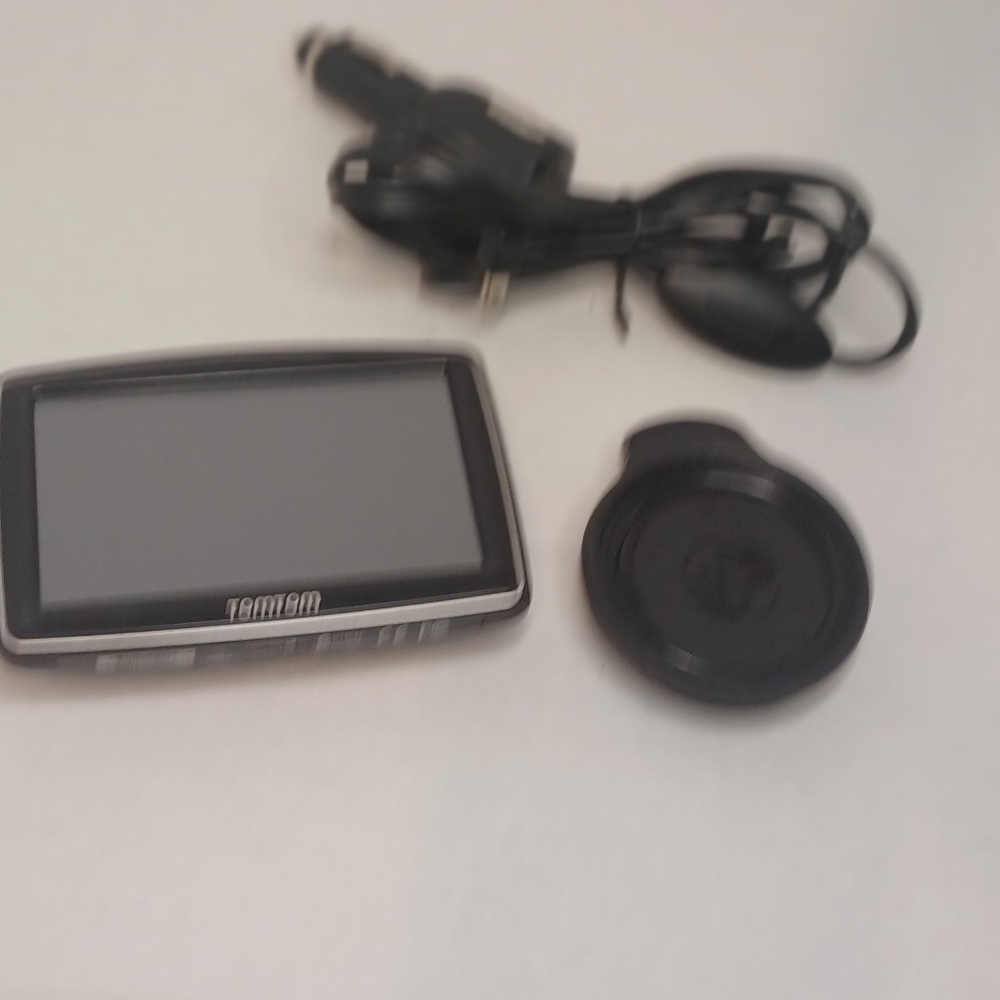 Tomtom gps navigator series 340 XL N14644 2GB memory Tested‎